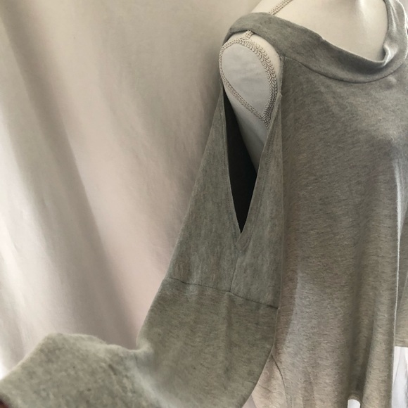 Medium gray open shoulder top Fantastic Fawn - Picture 2 of 8